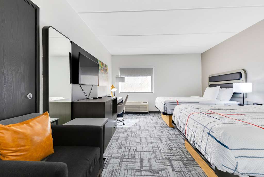 La Quinta Inn & Suites by Wyndham Jacksonville Mandarin - photo 30