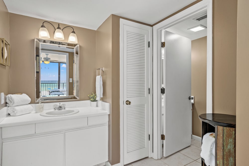 Sandpiper Beacon Beach Resort - photo 371