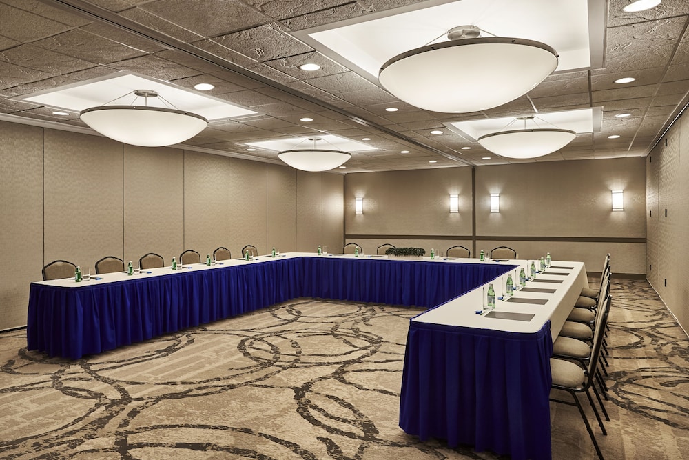 Holiday Inn Alexandria at Carlyle by IHG - photo 36
