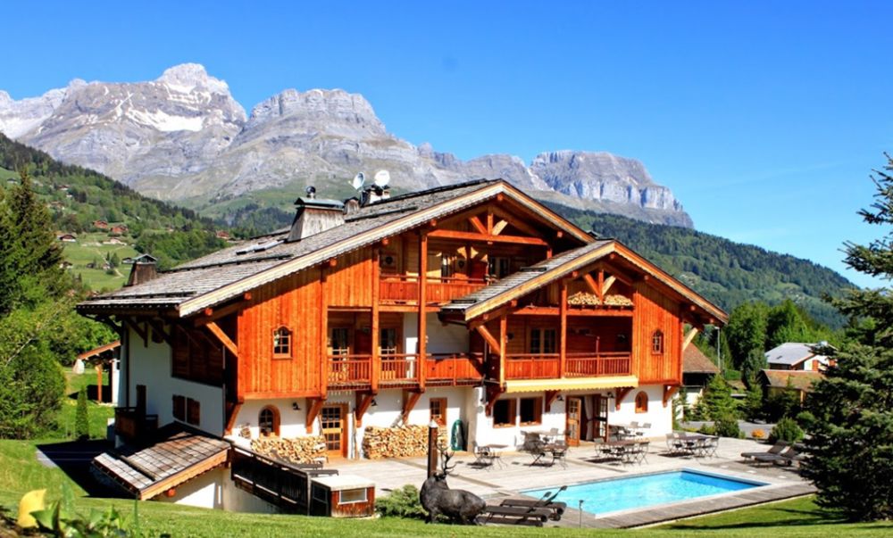 Le Cerf Amoureux Hotel — 4-Star Luxury Hotel in Sallanches, France