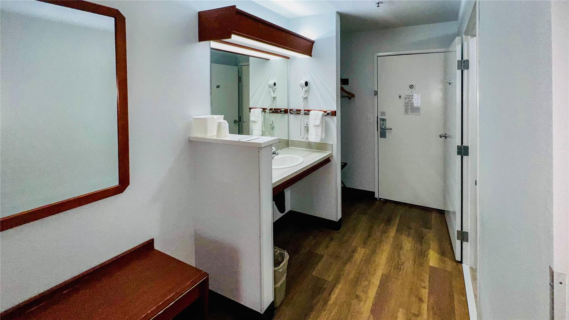 Studio 6 Suites Portland OR I 5 OHSU - photo 41