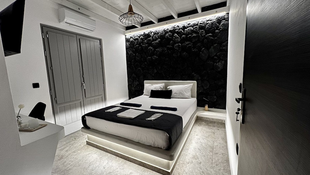 Philoxenia Hotel & Studios — Emporeio — photo 3