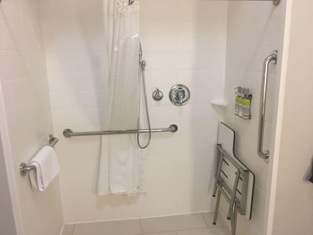 Holiday Inn Express & Suites Brenham South by IHG - photo 17