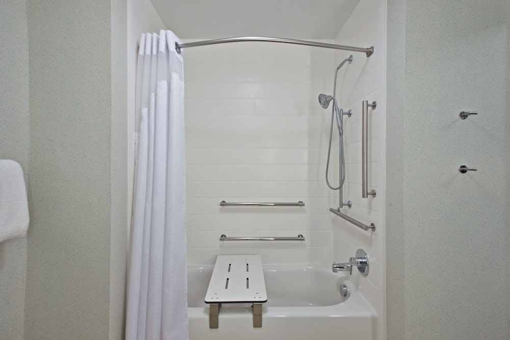 Holiday Inn Express & Suites Uniontown by IHG - photo 11