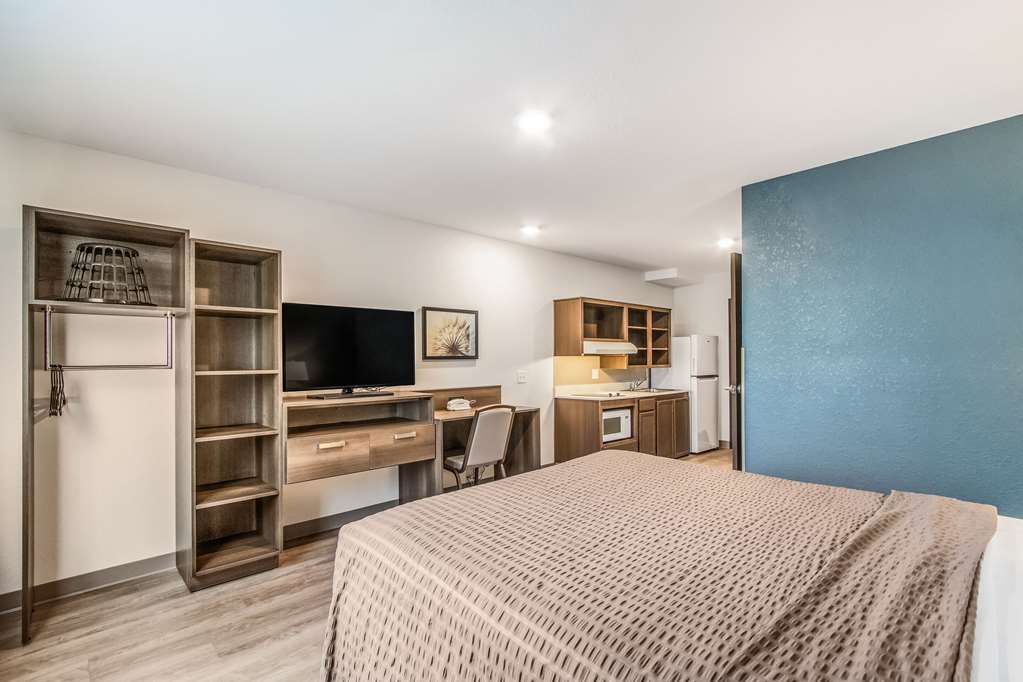 WoodSpring Suites Doral Miami Airport - photo 13