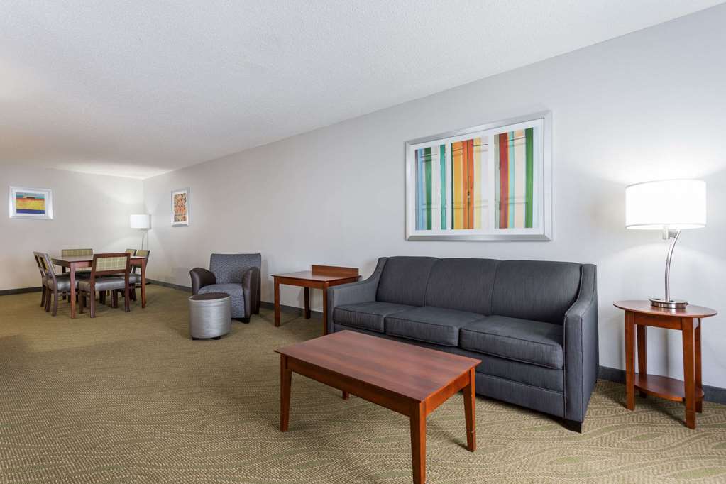 Wingate by Wyndham Chesapeake - photo 15