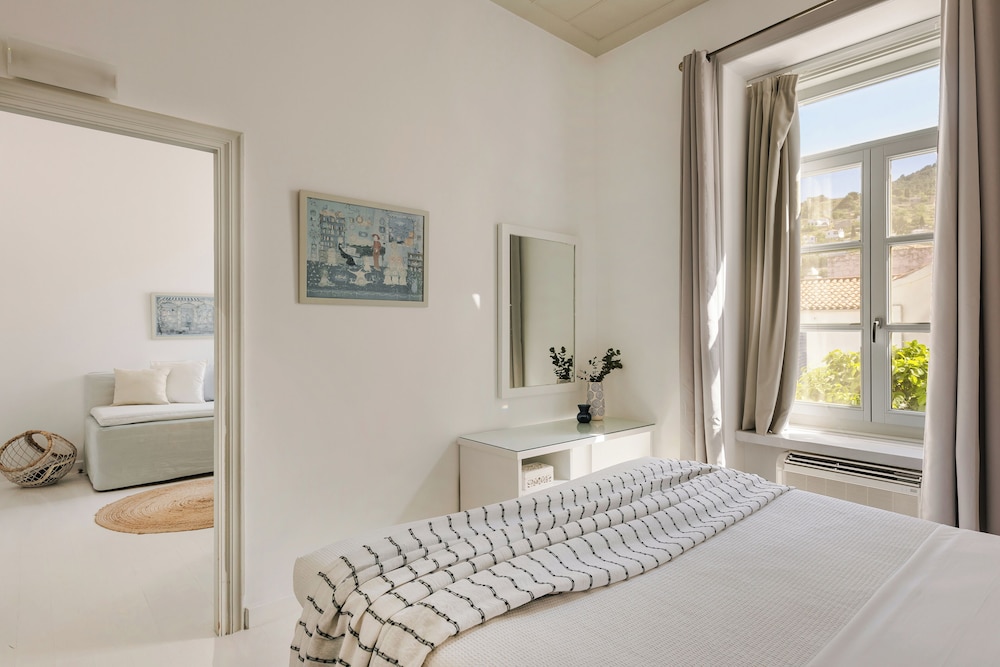 Hydra Hotel — Ydra — photo 3