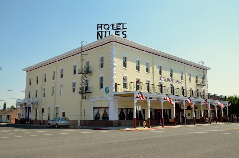 Hotel Niles - carbon neutral hotel in Alturas