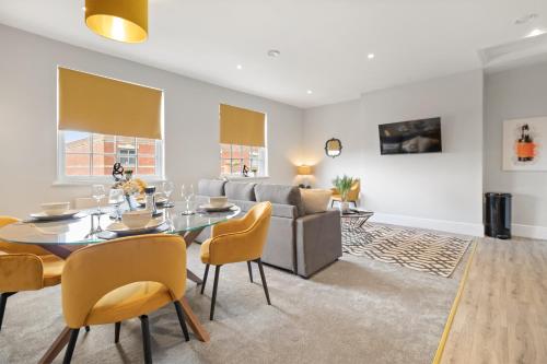 WhiskAwayStays Victoria House Apartment 6 — 4-Star Luxury Hotel in Worcester, United Kingdom