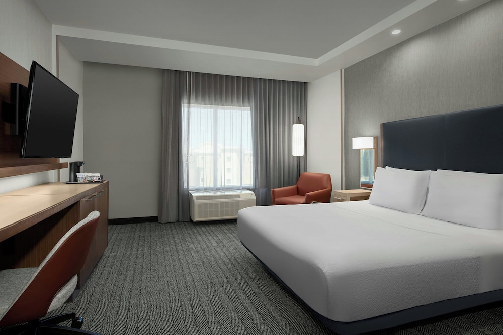 Courtyard by Marriott Atlanta Kennesaw - photo 12