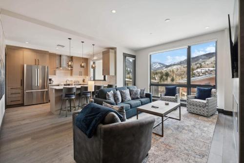 One Riverfront Condo 204 by East West Hospitality — 4-Star Luxury Hotel in Avon, United States