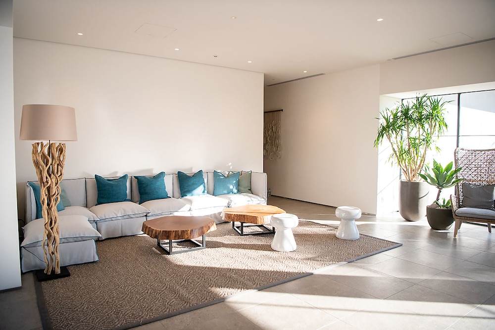 Malibu Hotel — Zushi