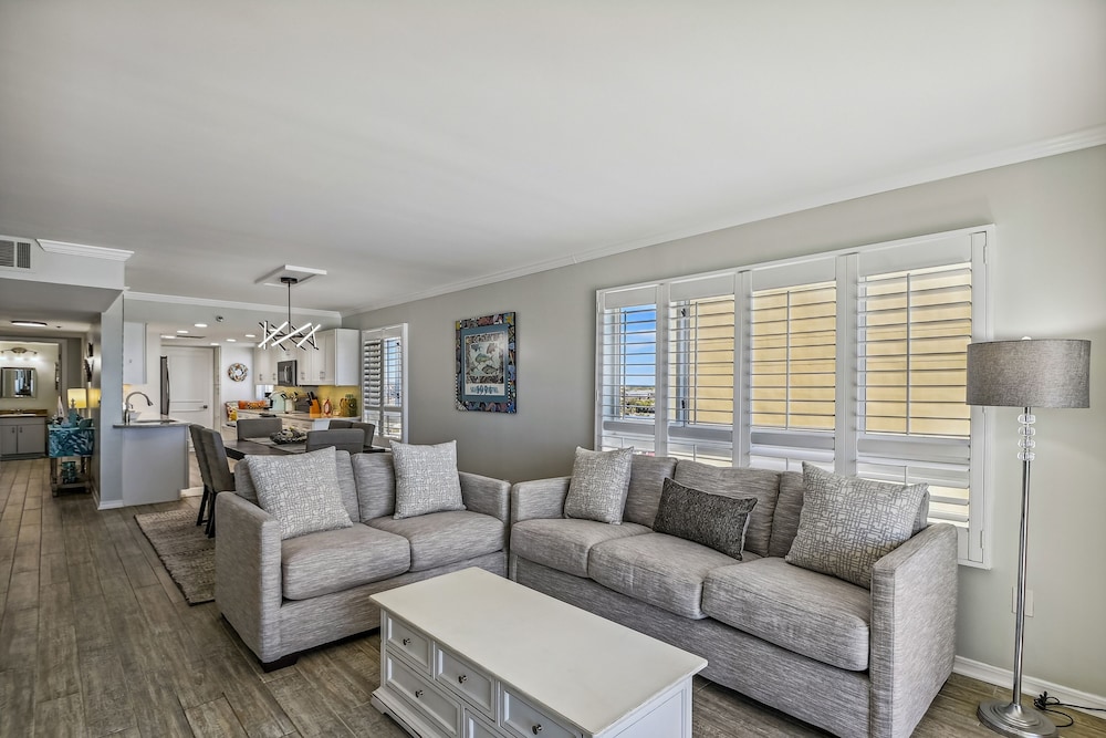 Destin Towers 61 2 Br Condo - photo 13