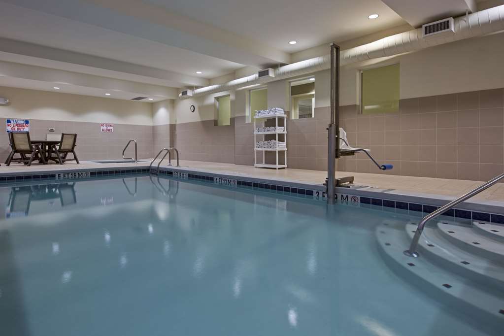 La Quinta Inn & Suites by Wyndham Lancaster - photo 4