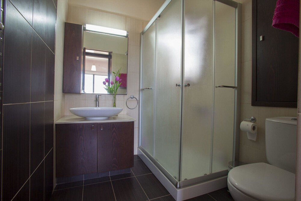 Villa Grecian 1 Platinum