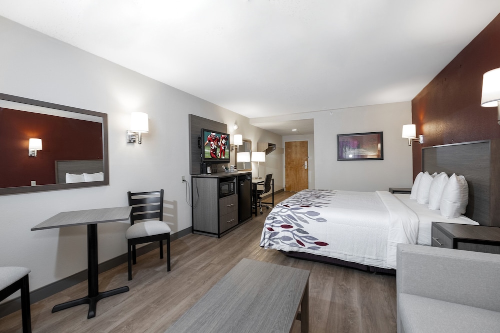 Red Roof Inn Clifton Park - photo 13