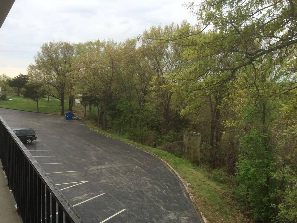 Colonial Mountain Inn - photo 48