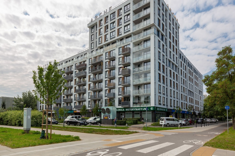 Warsaw Ursynów Apartment with Balcony by Noclegi Renters — 4-Star Luxury Hotel in Warsaw, Poland
