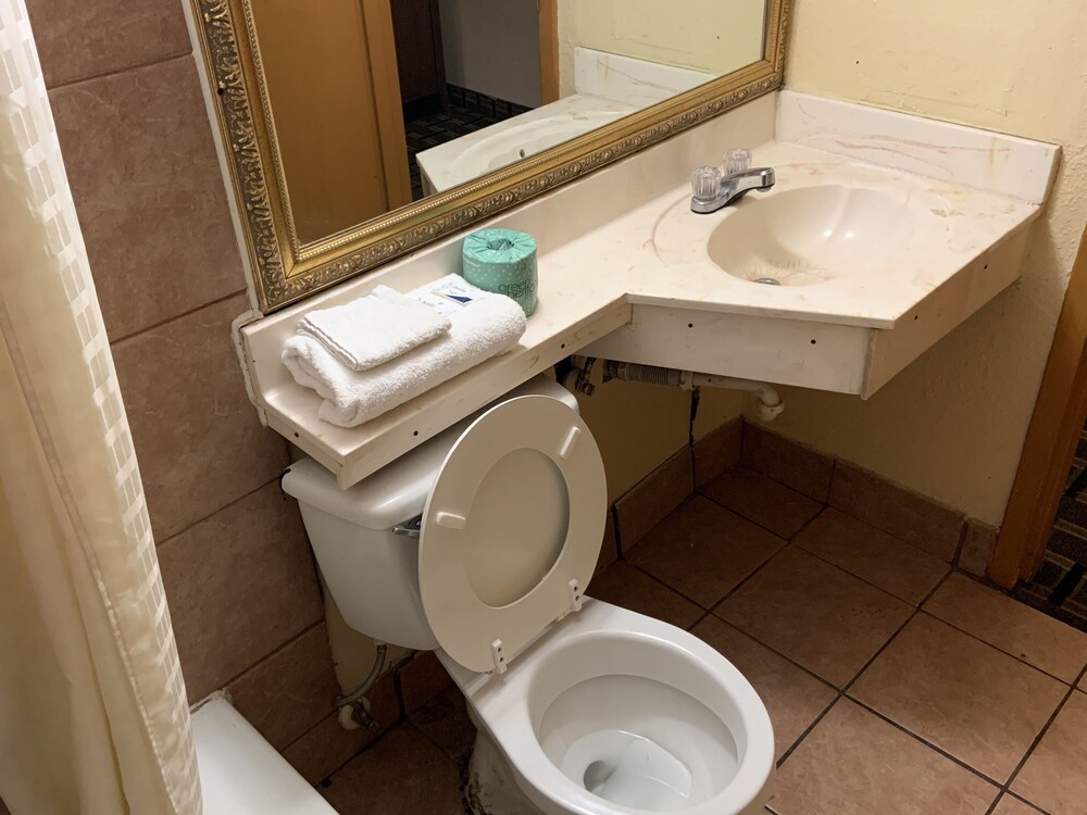 Real Value Inn - photo 16