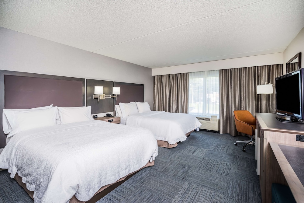 Hampton Inn Clifton Park - photo 12