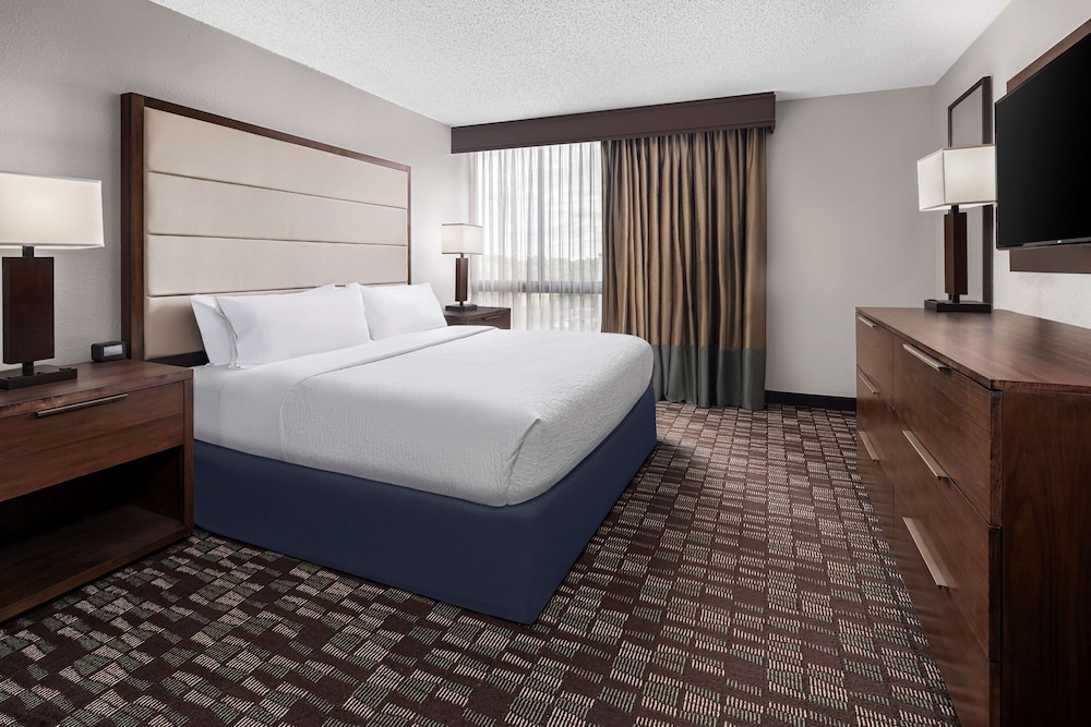 Embassy Suites by Hilton Nashville Airport - photo 12