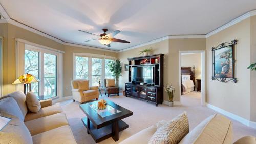 307 Windsor Place - photo 11