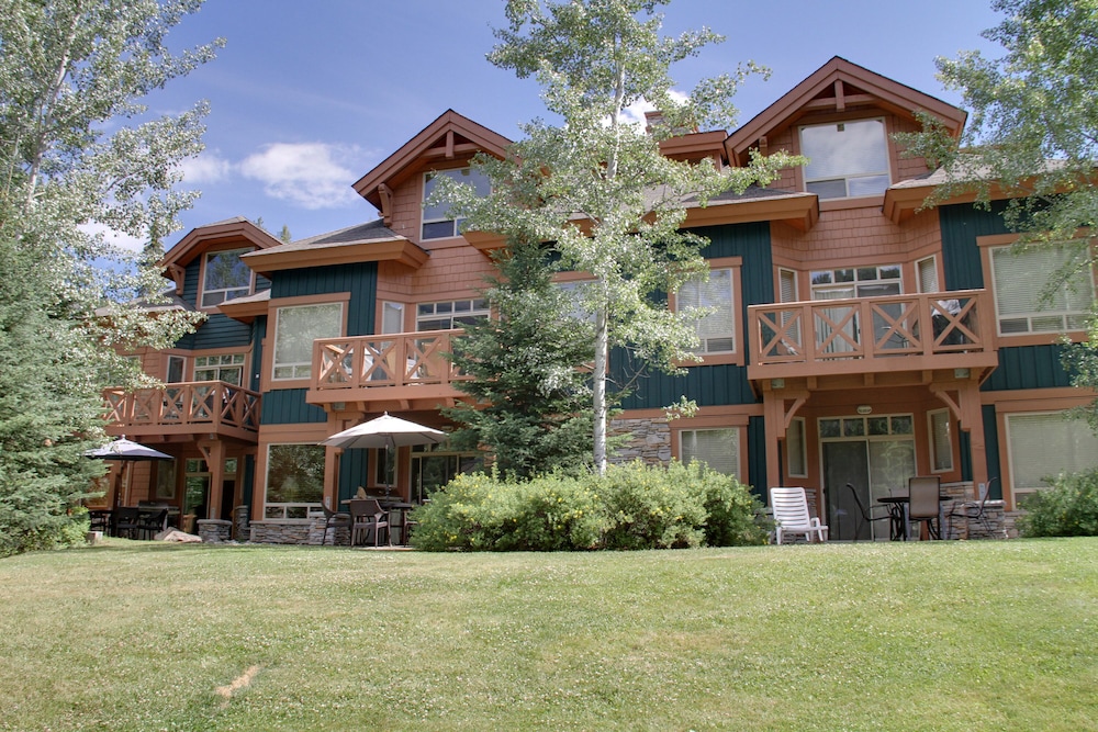 Embarc Panorama in Invermere, Canada