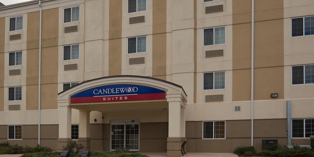 Candlewood Suites Pearl by IHG - photo 28