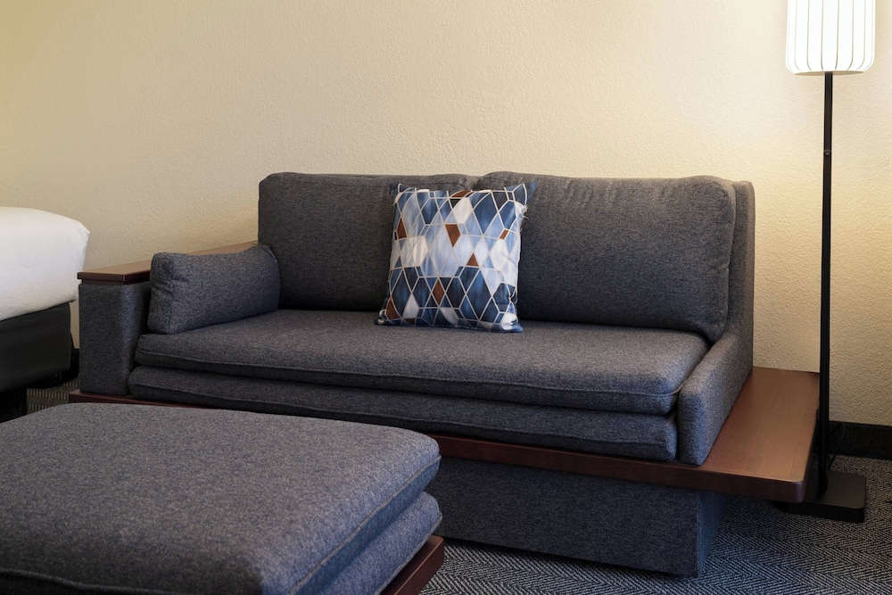 Courtyard By Marriott Palm Springs - photo 11