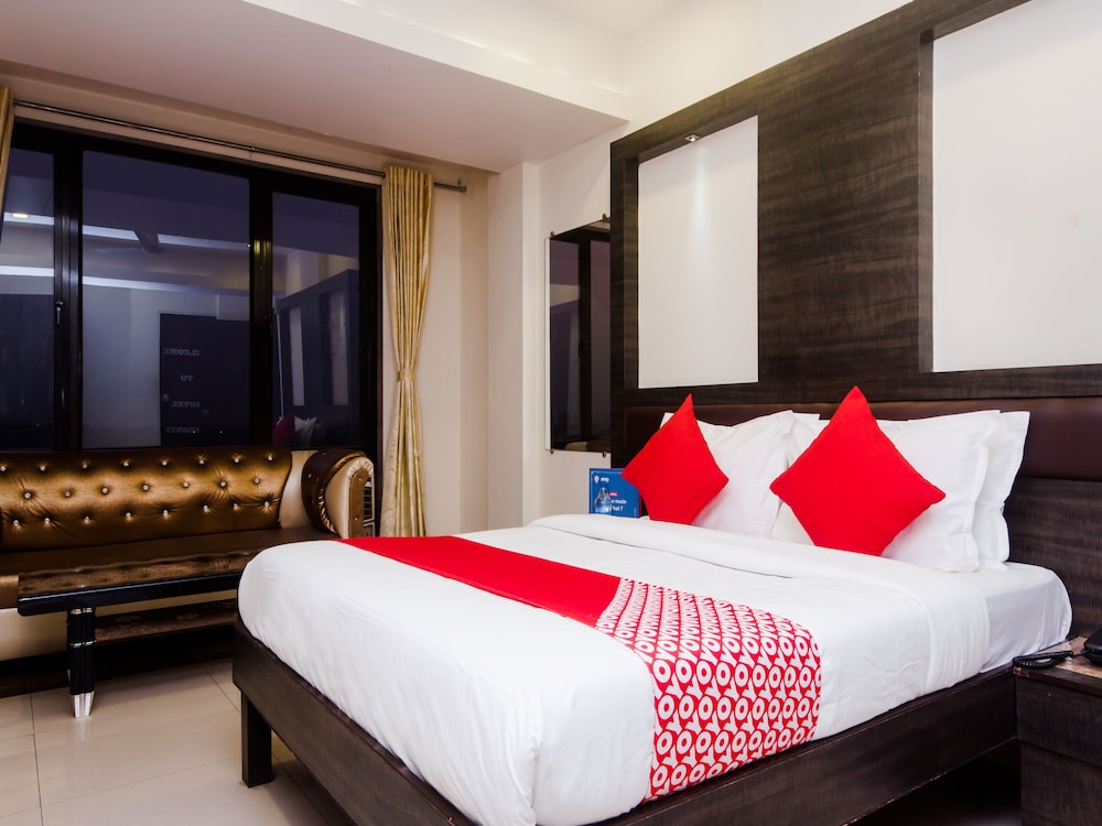 OYO 11855 Phoenix Hotel in Panvel, India