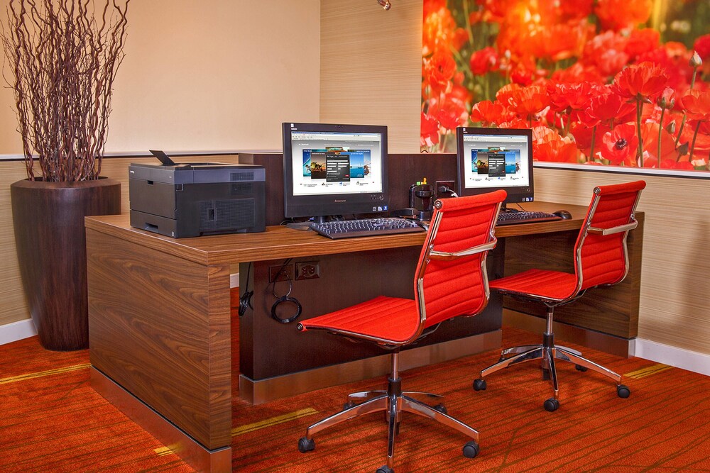 Courtyard by Marriott Hampton - photo 30