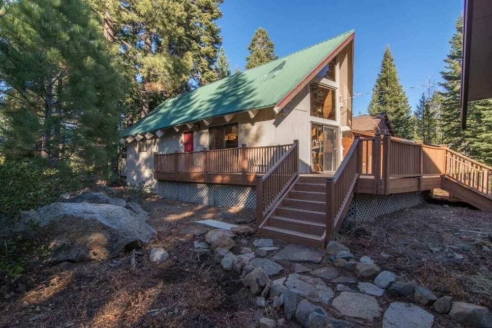 Emerald by Avantstay Tahoe Donner Mountain Retreat w Large Patio - photo 7