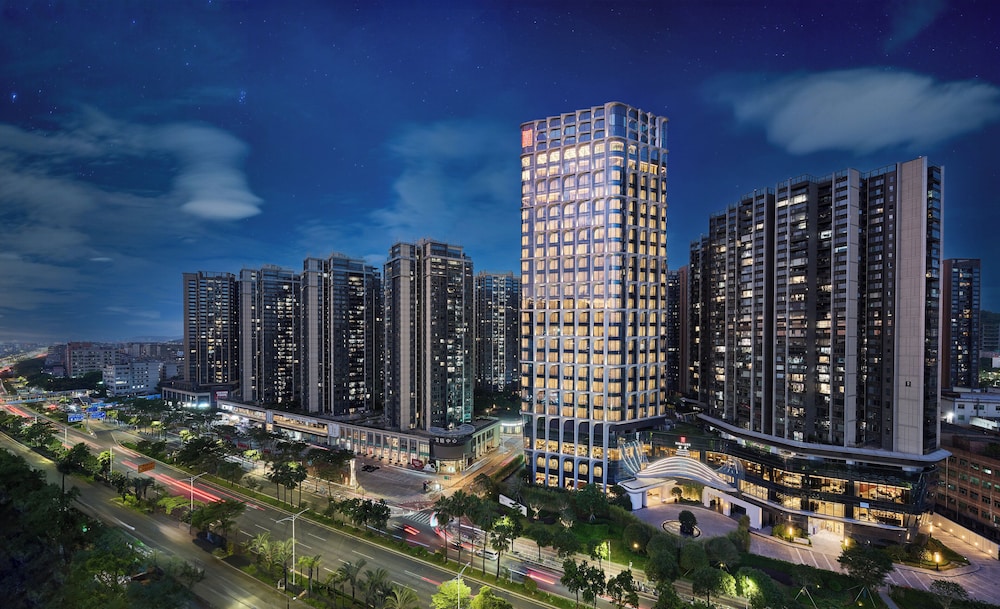 Hualuxe Shenzhen Bao’an By Ihg in Shenzhen, People's Republic of China