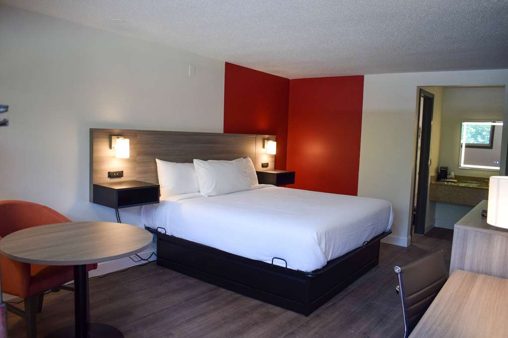 Ramada by Wyndham Cleveland Airport West - photo 12