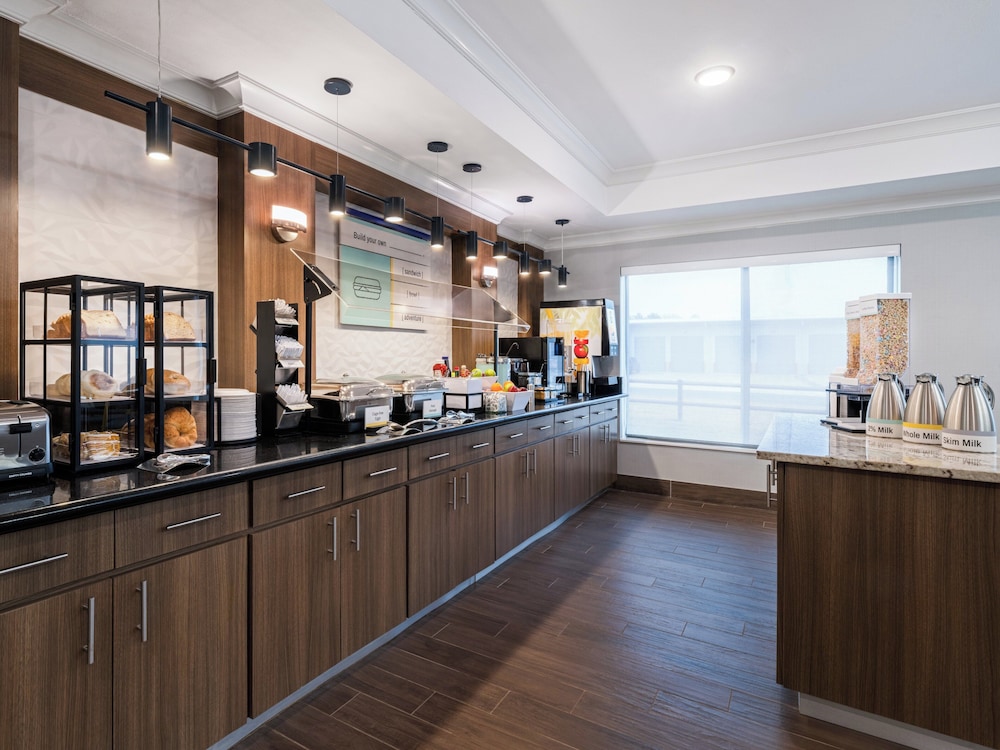 Garner Hotel Longview South by IHG - photo 42