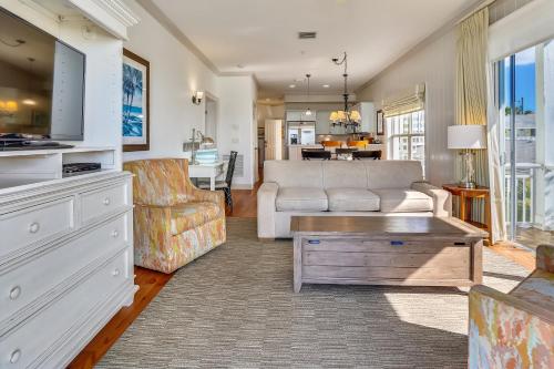 Beach Front 2 Bedroom A — 4-Star Luxury Hotel in Holmes Beach, United States