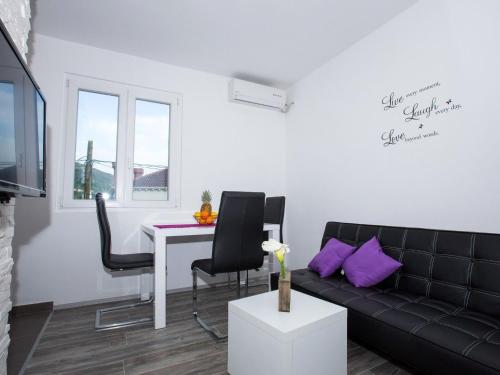Villa Roza One Bedroom Apartment with Balcony