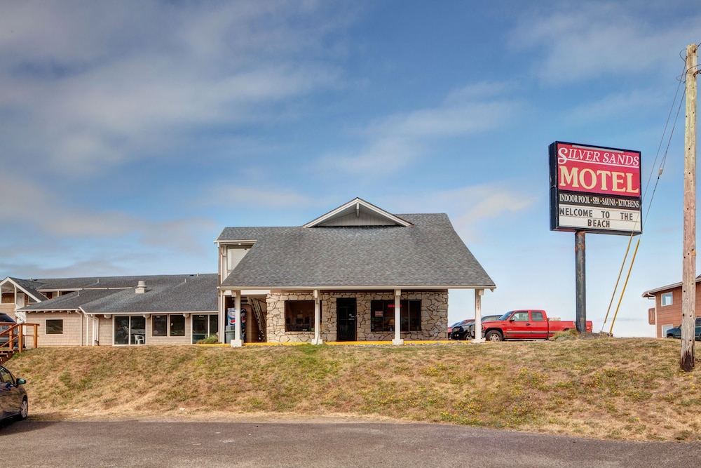 Silver Sands Motel - photo 32