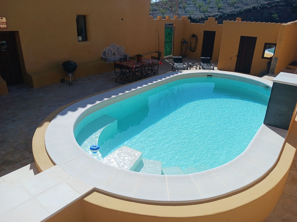 Cortijo Rural los Cerezos — hotel in Albox