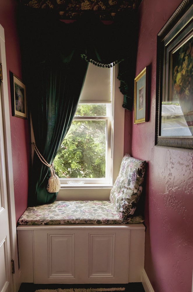 Weaverville Hotel - photo 18