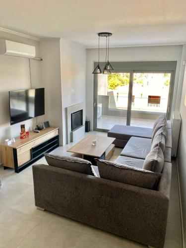Eleusis Luxury Flat car park in property — 4-Star Luxury Hotel in Elefsina, Greece