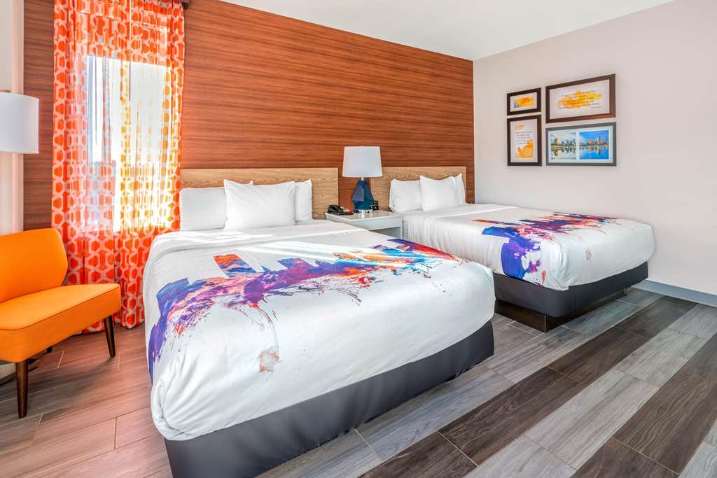 La Quinta Inn & Suites by Wyndham Oklahoma City Airport - photo 11
