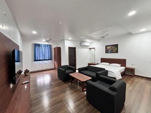 Tripura Inn — Nalgonda