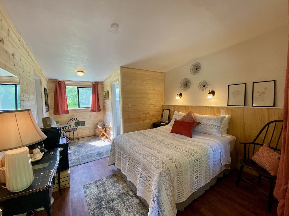 Emerald Valley Inn - photo 5