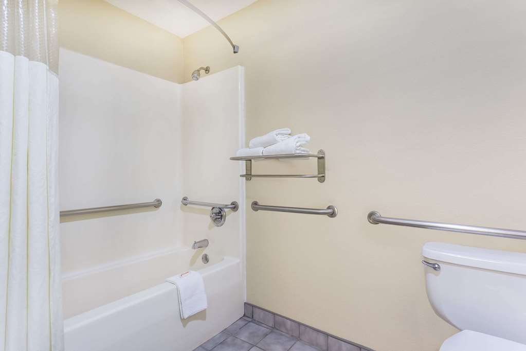 Baymont by Wyndham Bowling Green - photo 12