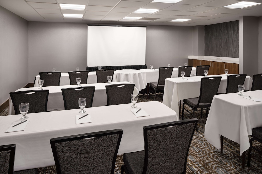 Embassy Suites by Hilton Austin Central - photo 48