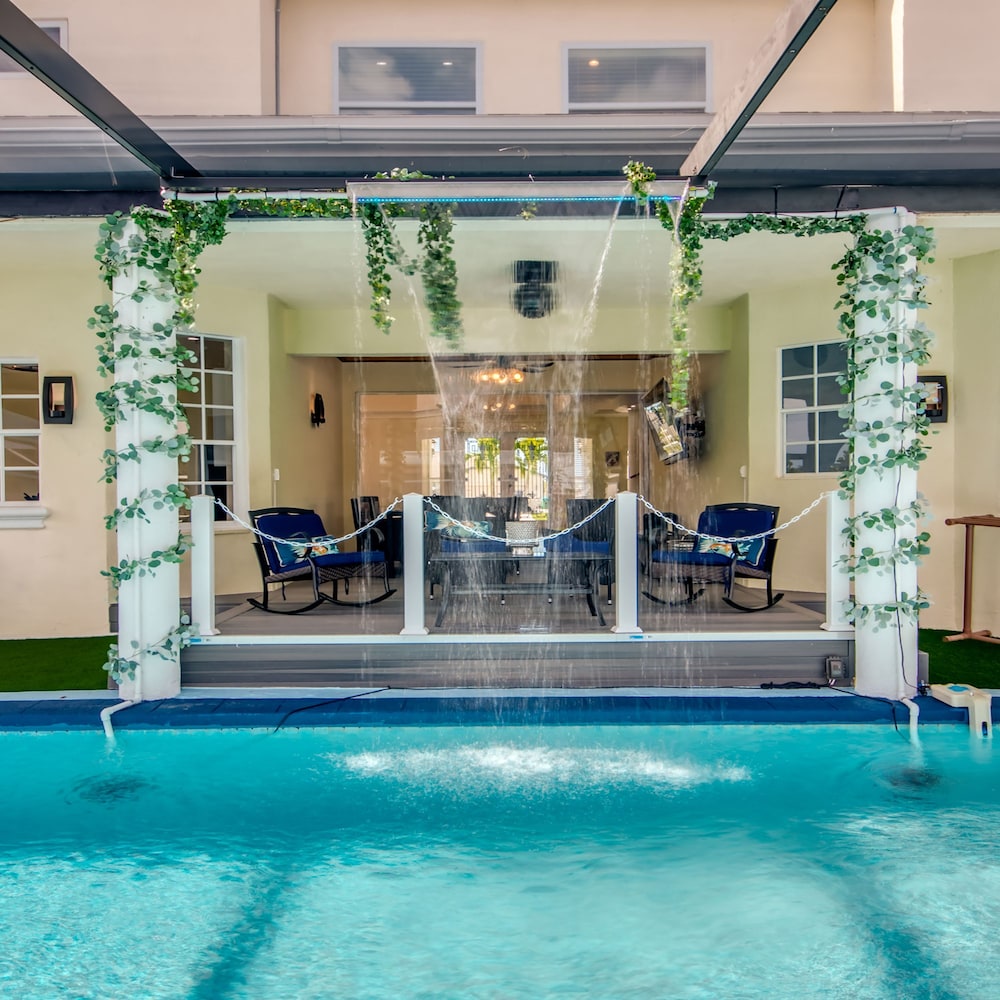 Golden Globe luxury on the canal with poolspa - photo 36