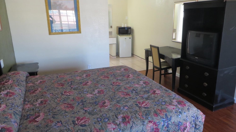 Castaway Motel - photo 13