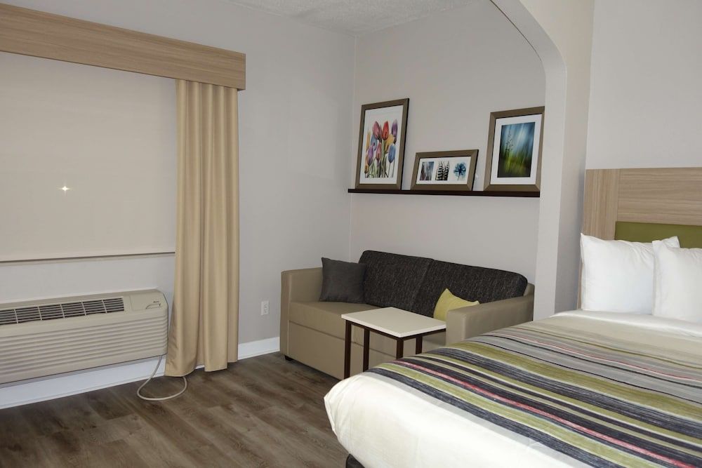 Baymont Inn and Suites by Wyndham The Woodlands - photo 16