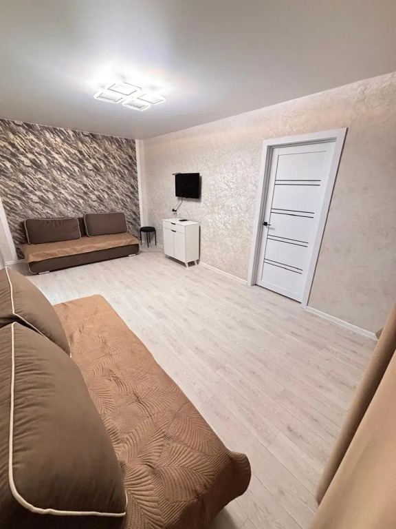 2 Kh Komnatnaya Flat 21515024 — Elista